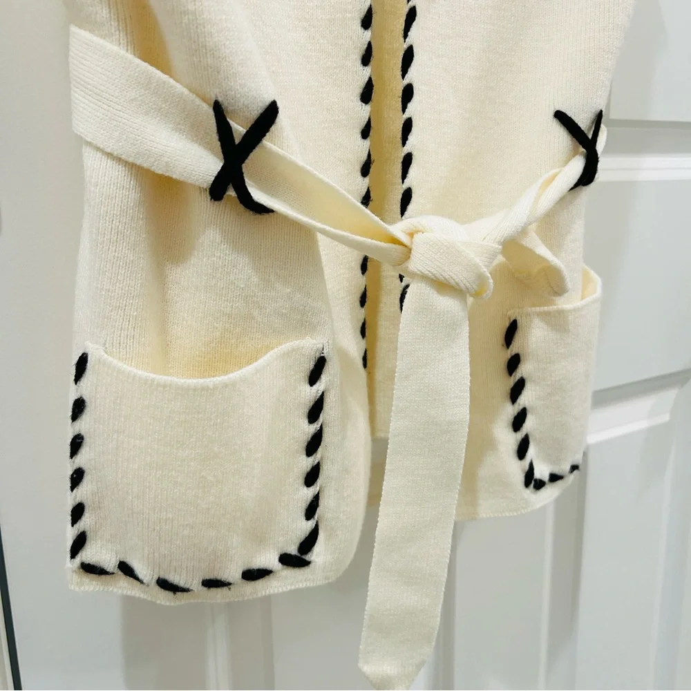 Vintage Cream Knit Cardigan Whipstitch Black Trim Vest Sleeveless